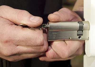 Super Locksmith Services Tacoma, WA 253-733-5812 Super Locksmith Services Tacoma, WA 253-733-5812 - 29-10